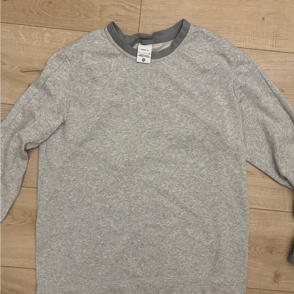 Gray Nike Crewneck Pullover Nike Yoga Thermafit Lightweight Shirt Size Small - Picture 3 of 10